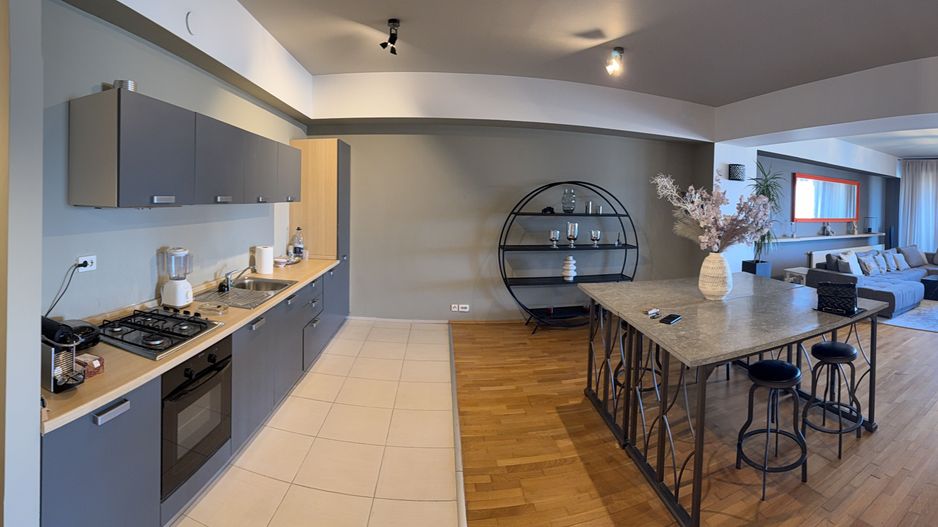 Refugiu Urban cu Lumină Naturală și Eleganță în Inima Pipera - Poză 4