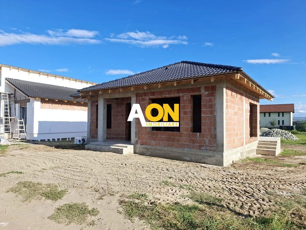 Casa la rosu, 4 camere, 387 mp teren, toate utilitatile, Orizont - Poză 3