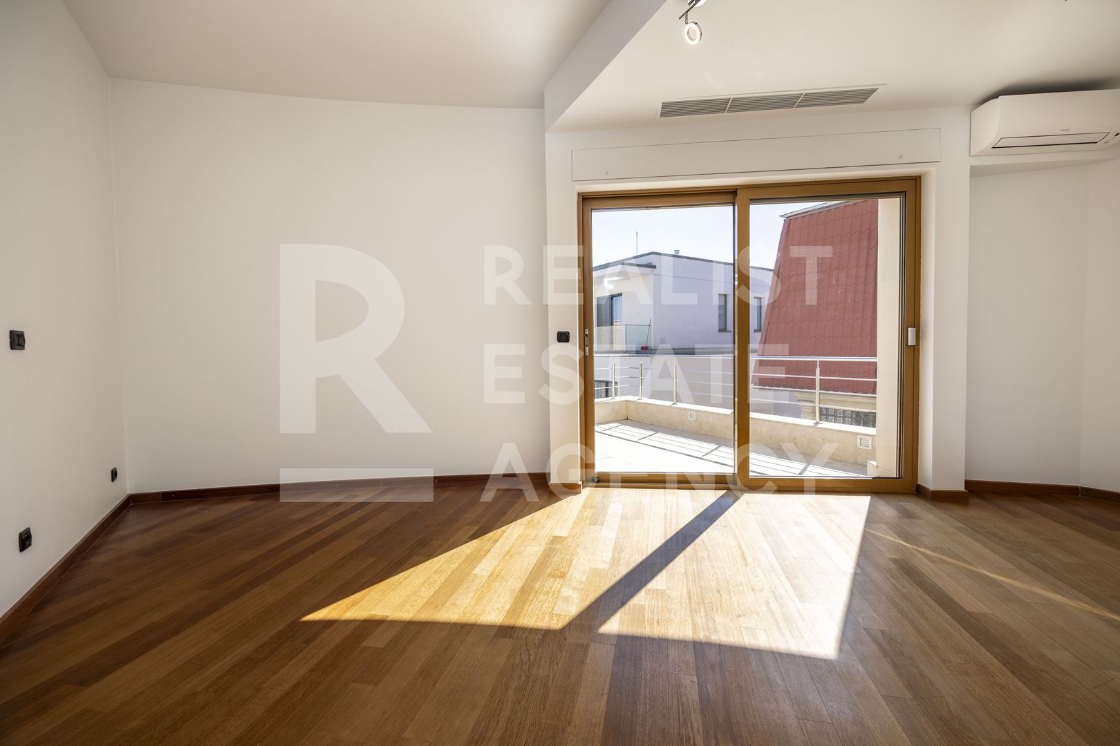 Penthouse, Jean Monnet Residence - Poză 10