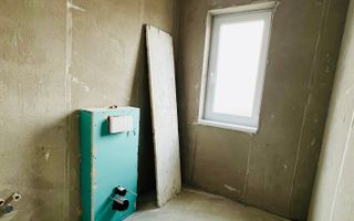 Duplex nou cu 5 camere despartit prin garaj - Dumbravita - Poză 13