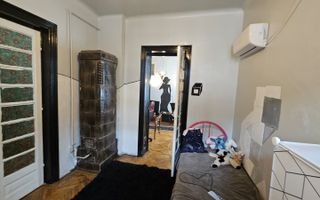 APARTAMENT ÎN VILĂ INTERBELICĂ | 4 CAMERE SPAȚIOASE | CURTE + CENTRALA PROPRIE | - Poză 2