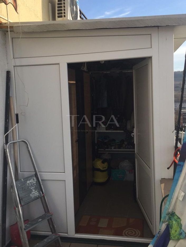 Apartament cu terasă generoasă – zona Petrom. - Poză 9
