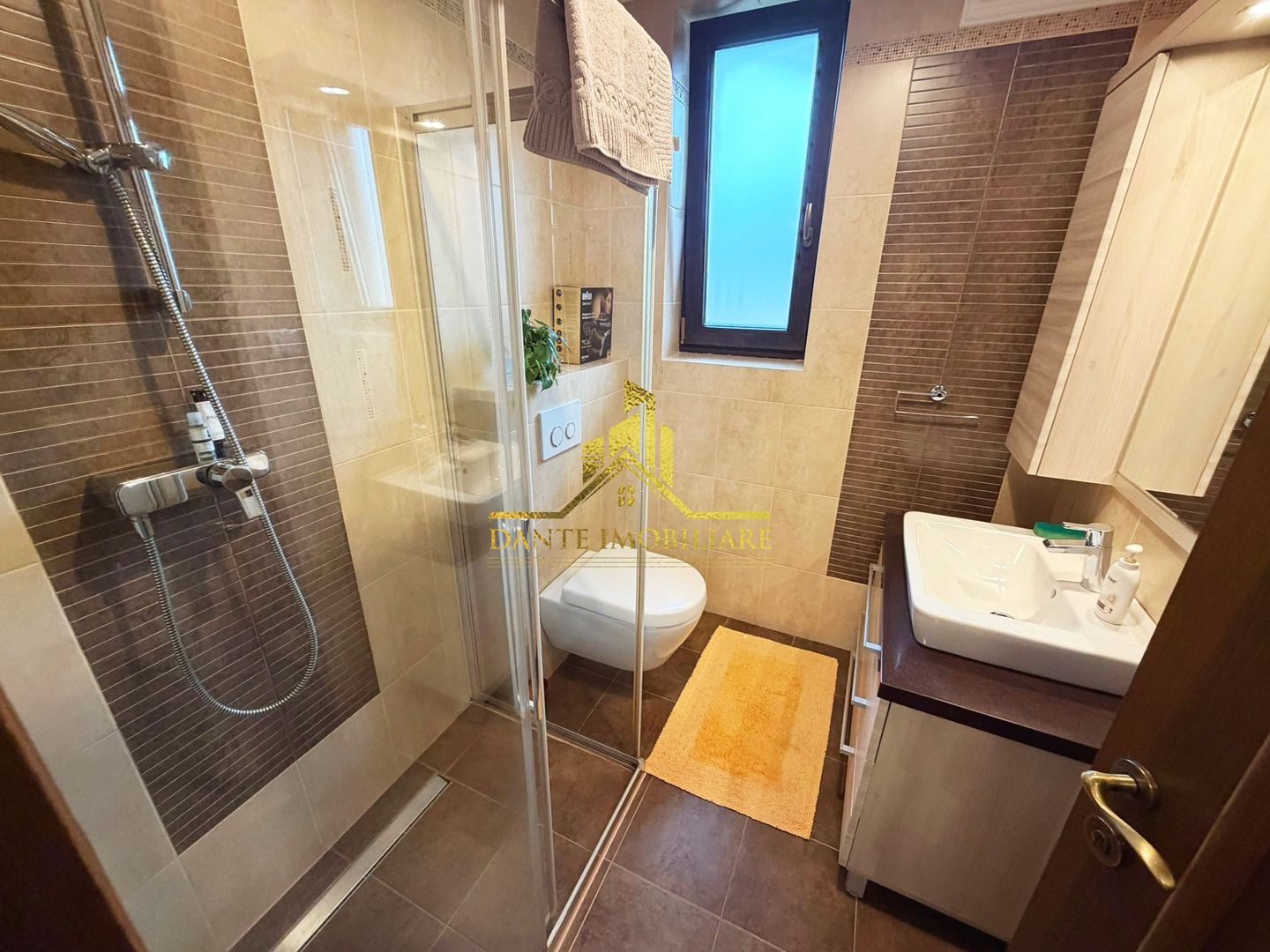 Casa, 3 dormitoare, 3 bai, ultrafinisata, mobilat lux, Faget - Poză 22