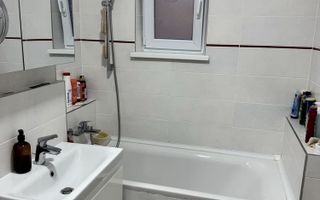 Apartament 3 Camere . 2 bai, 2 balcoane-zona Triaj/Brasov - Poză 4