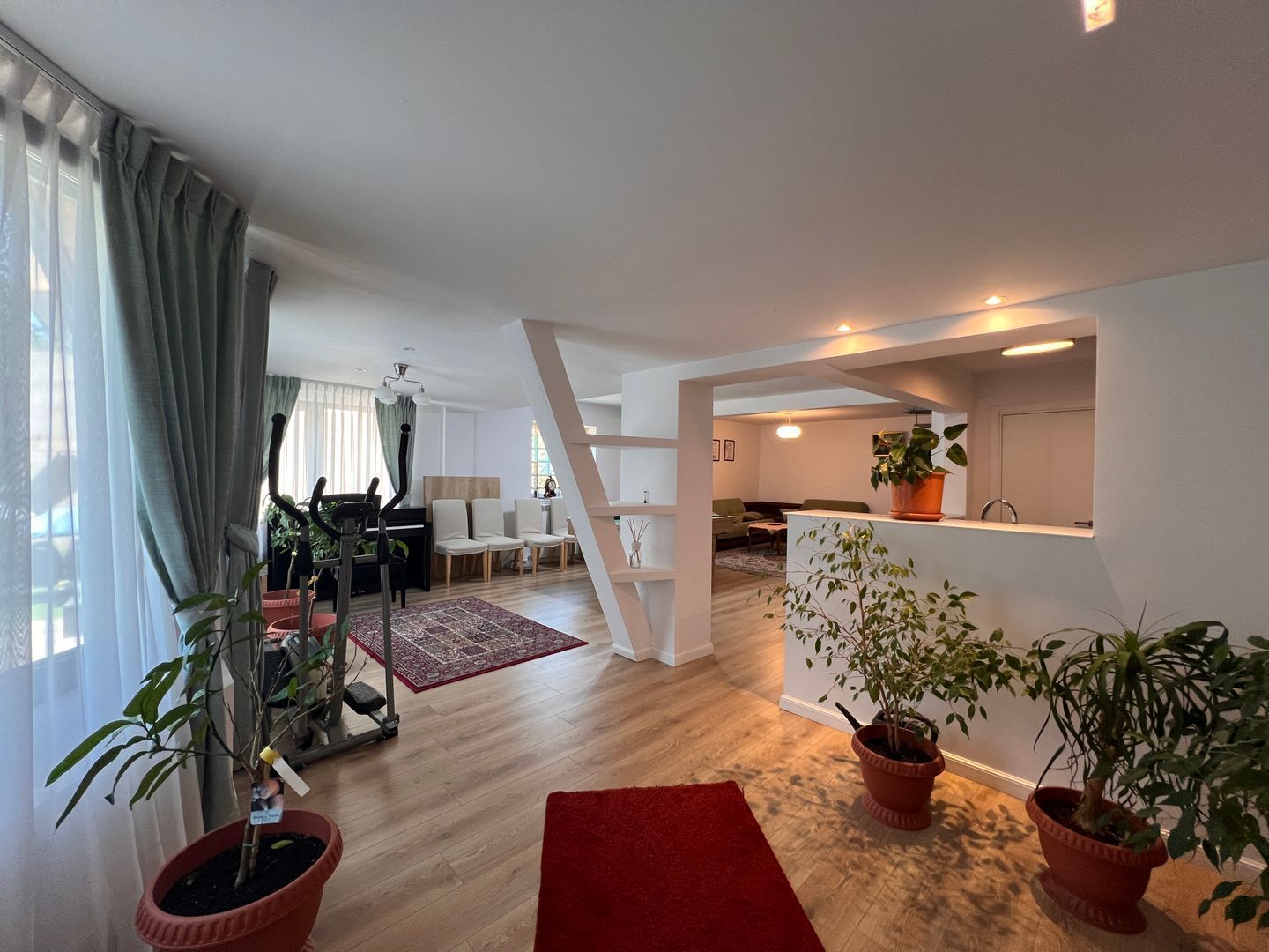 APARTAMENT 5 CAMERE | HERESTRAU - AVIATIEI | COMPLET MOBILAT SI UTILAT - Poză 1