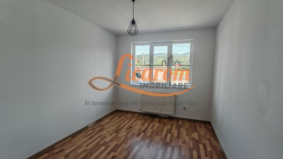 Apartament luminos 3 camere,Parter, parcare,Râșnov, Cartier Covaciu - Poză 8