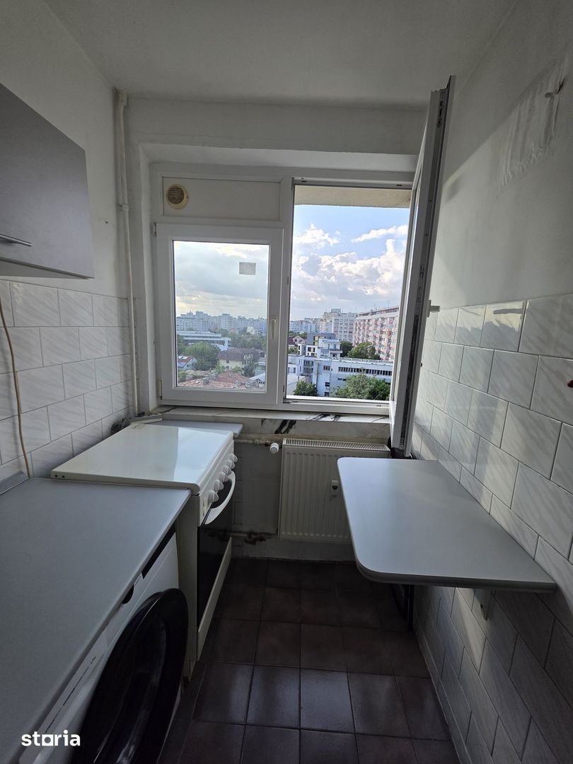 Vedere panoramica spre apus // spatioasa // imobil renovat - Poză 5