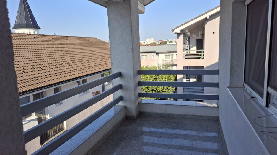 Apartament doua camere + mansarda, Selimbar, str. Brana - Poză 11