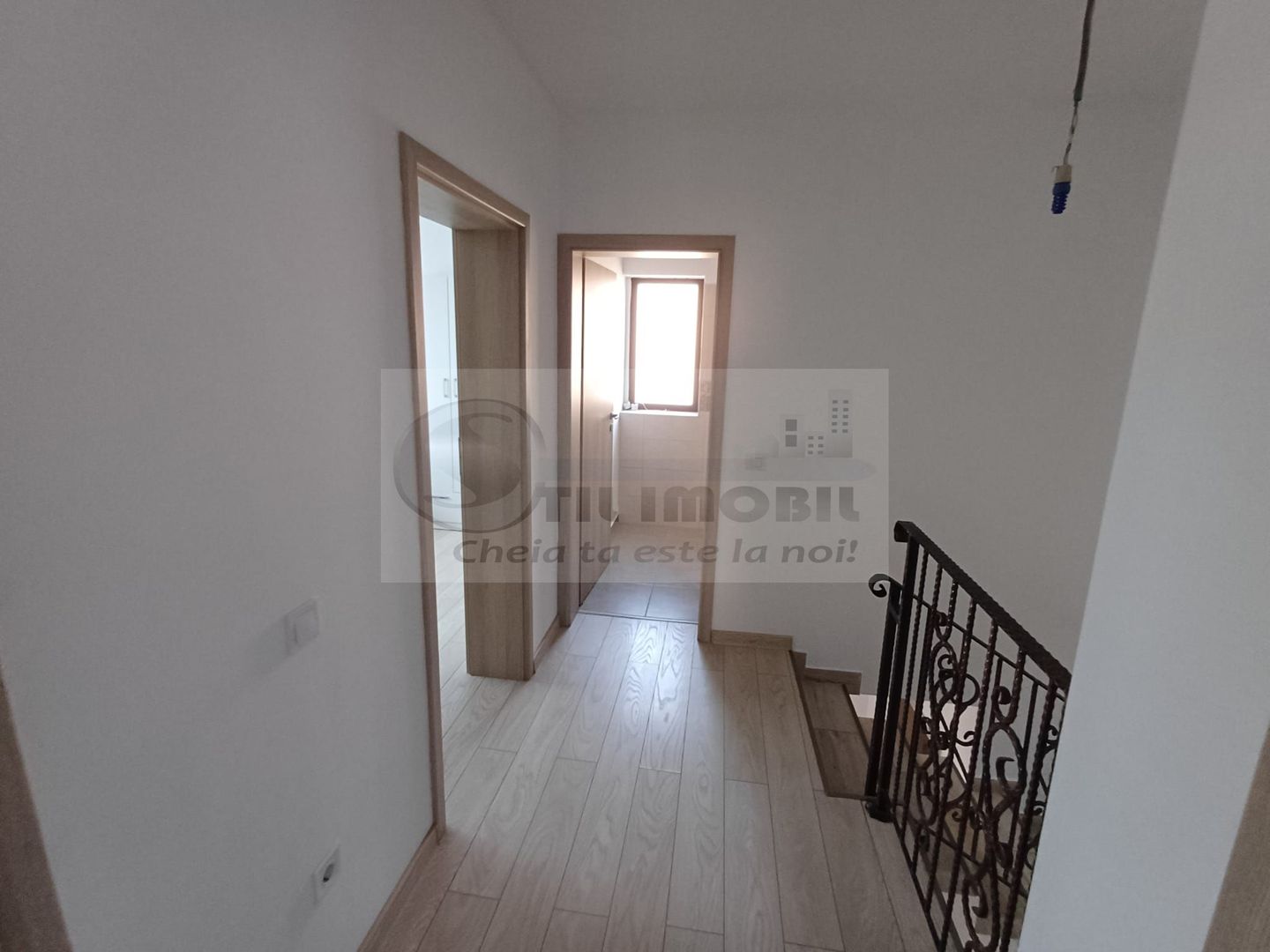 Casă 4 camere, 2 Locuri de parcare–Zona Valea Adanca- 830 euro - Poză 15