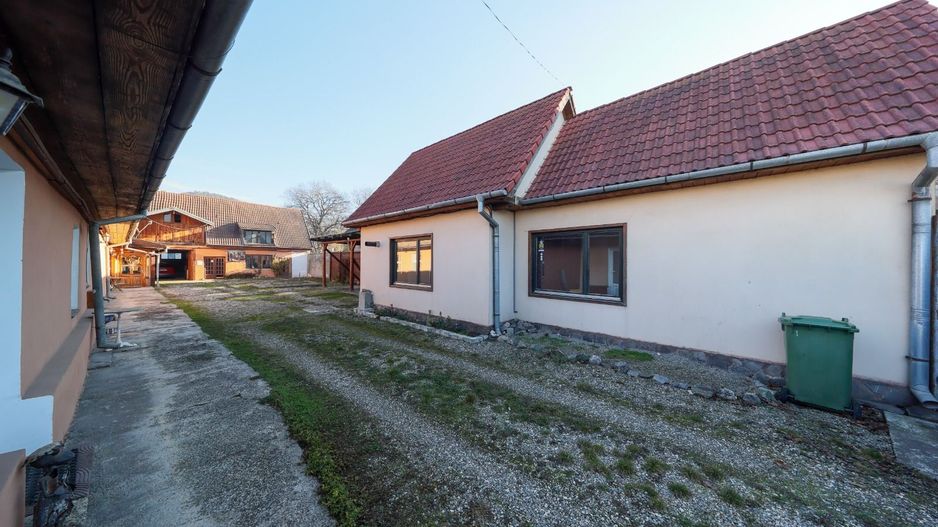 Casa de vanzare Rasnov + Spatiu Comercial | Teren 1062mp - Poză 7