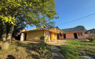 Casă de vânzare în Mogoșești, Iași – 531 mp, preț 40.000 EUR - Poză 1