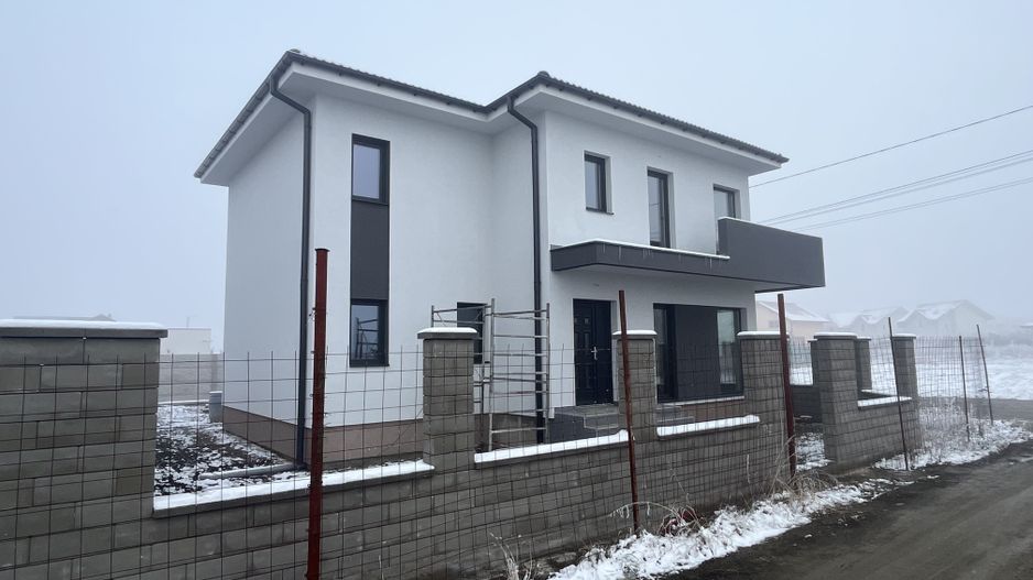 Sacalaz individuala P+E,Terasa,balcon,2 bai,5 camere,2 F.s - Poză 4