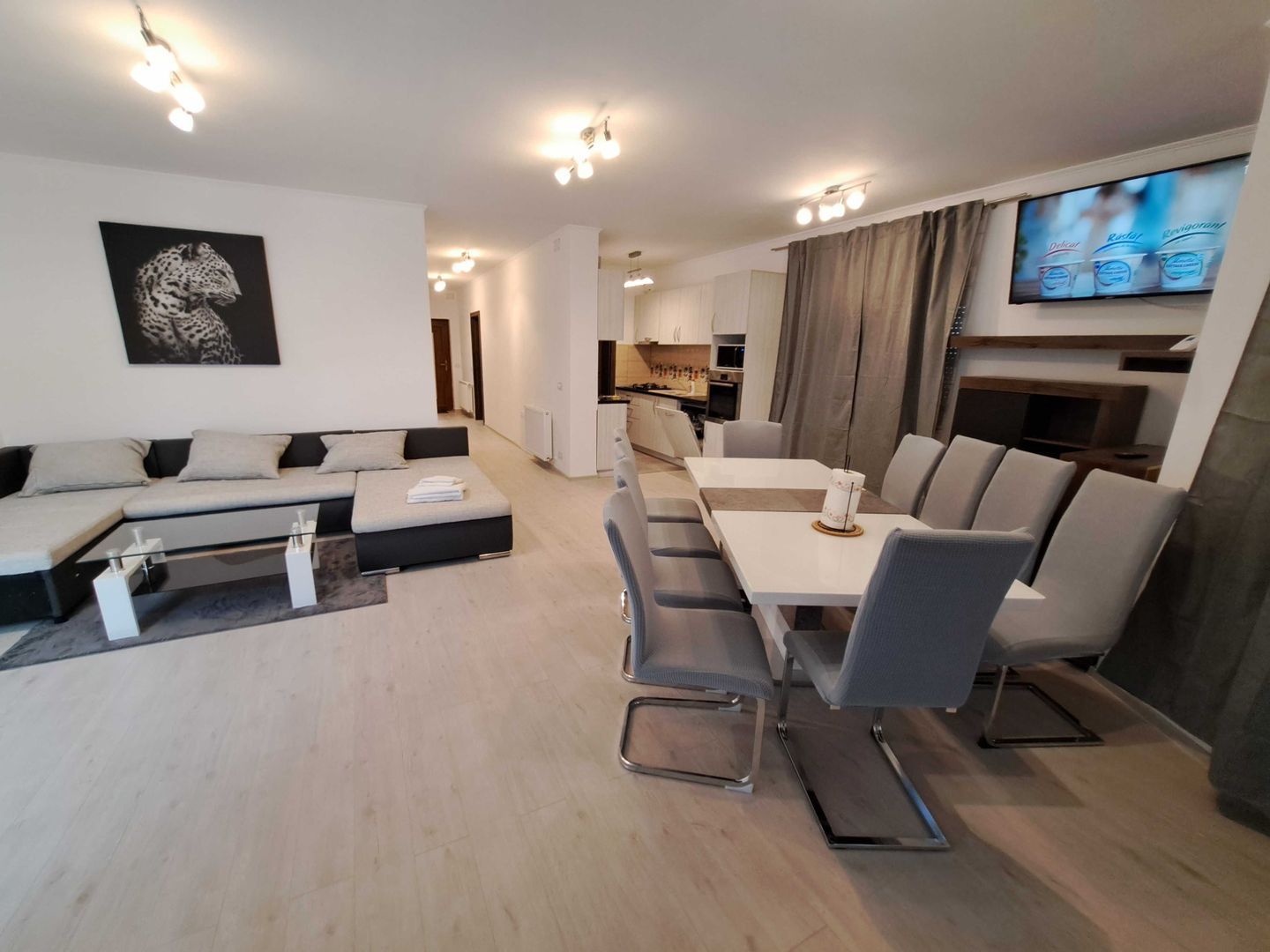 Duplex cu 5 camere - zona  centrala  - Dumbravita - Poză 2