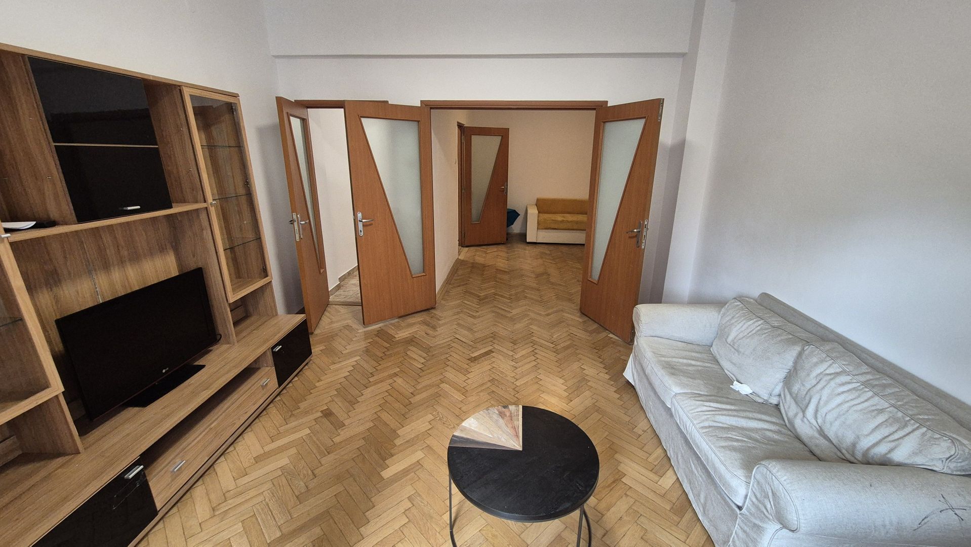 Apartament cu 3 camere 76,61 mp - Universitate - Poză 2