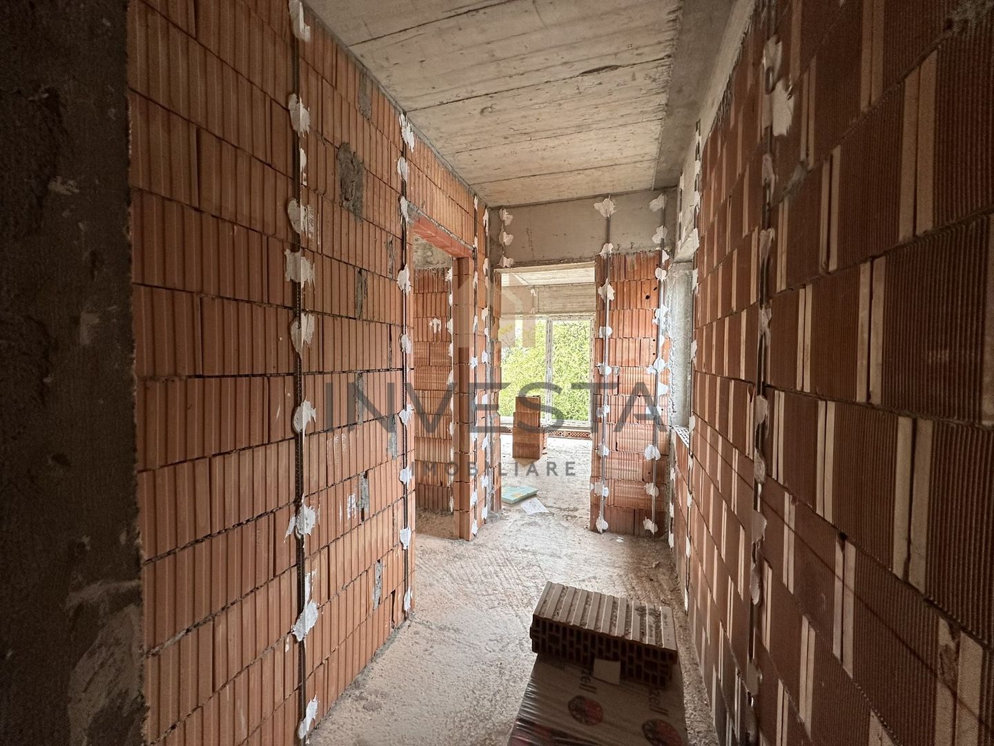 Imobil 7 camere zona Hasdeu -SemiCentral | Curte proprie si acces auto - Poză 10