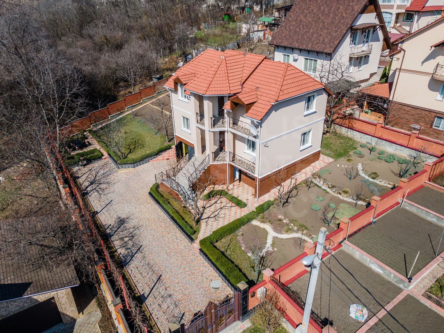 Vânzare, casă, 3 nivele, 200 mp + 10 ari, str. Gura Văii, Rîșcani - Poză 51