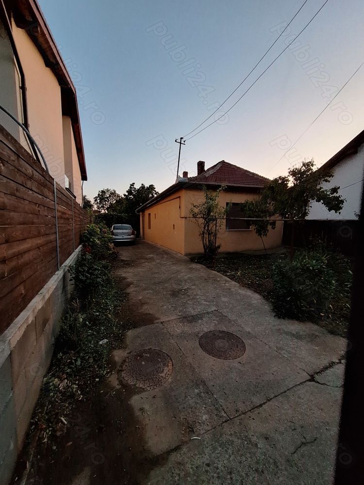 Casa Str. Liviu Rebreanu, zona Titulescu - Poză 1