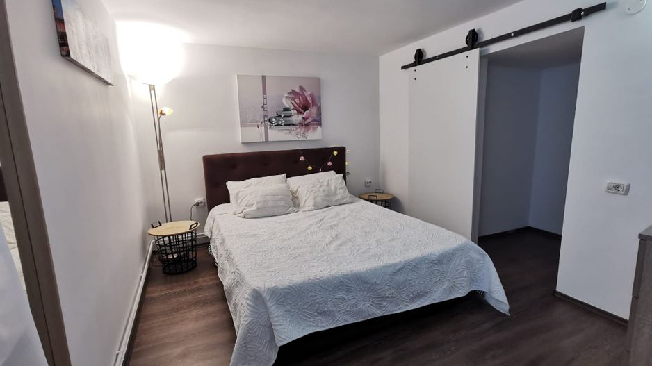 Apartament cu doua camere si loc de parcare - Poză 9