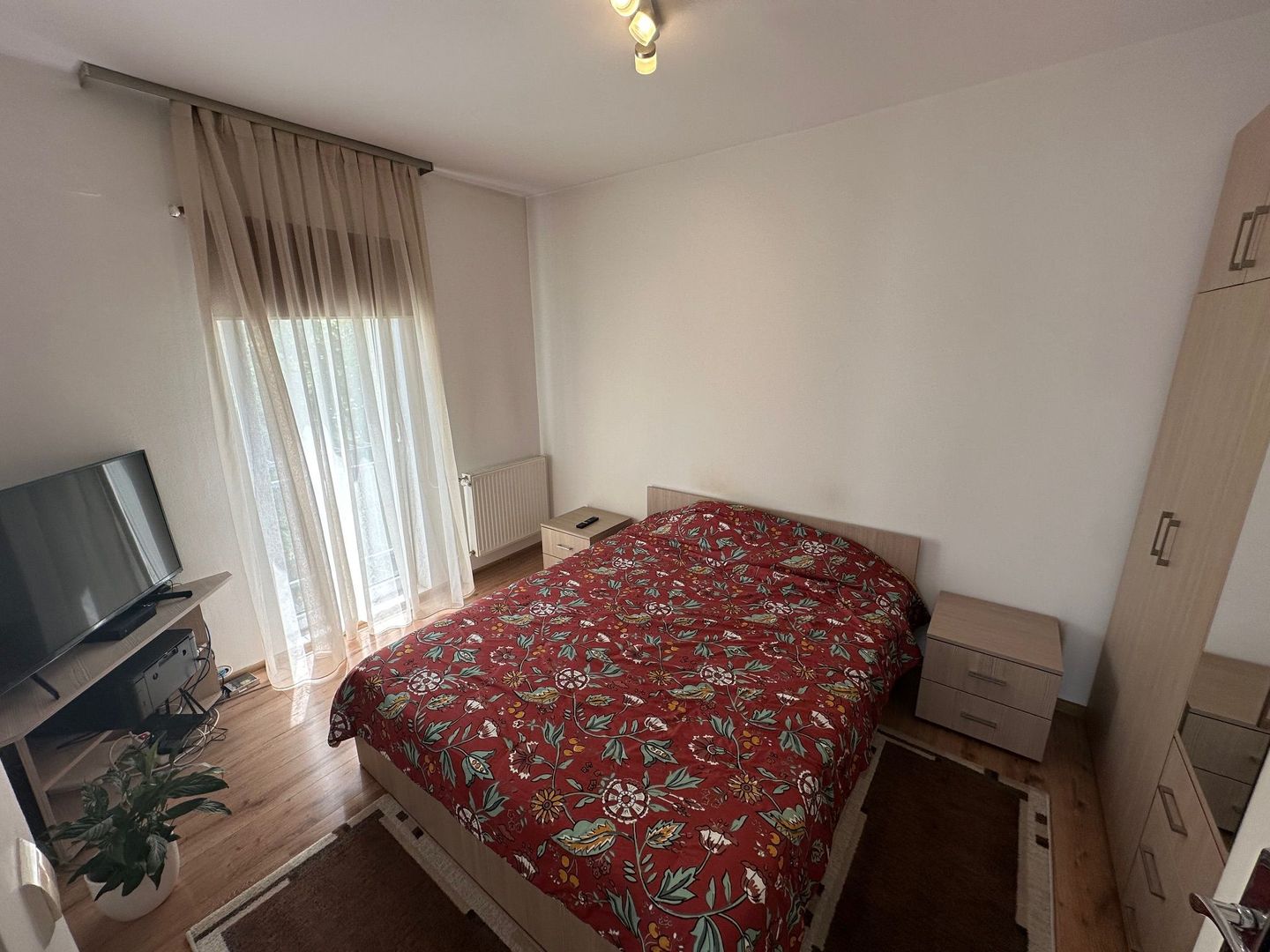 Casă / Vilă cu 5 camere zona Lunei - Poză 16