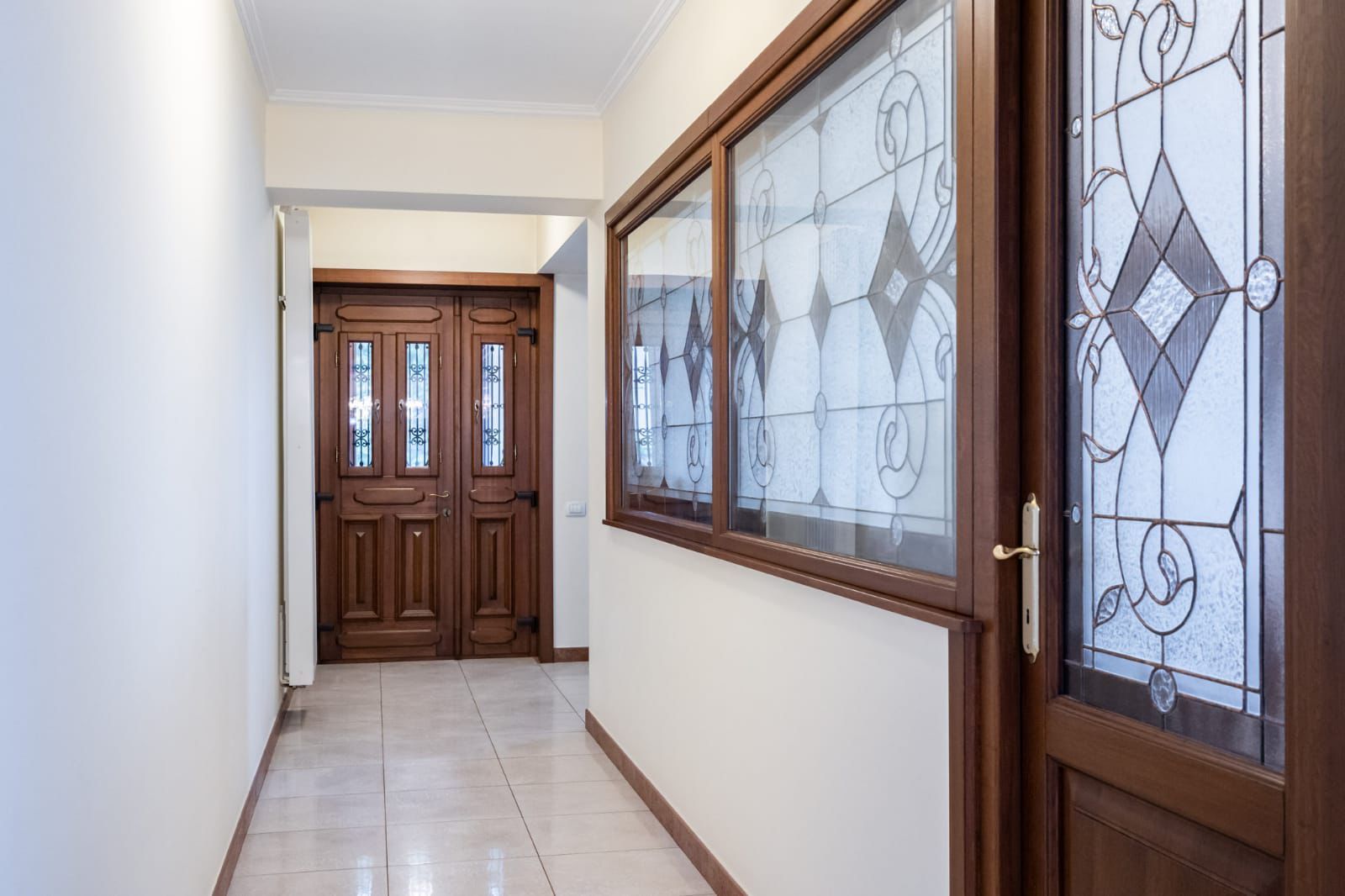 Vilă premium 11 camere | Dămăroaia | saună | fitness | teren 1.000mp - Poză 20