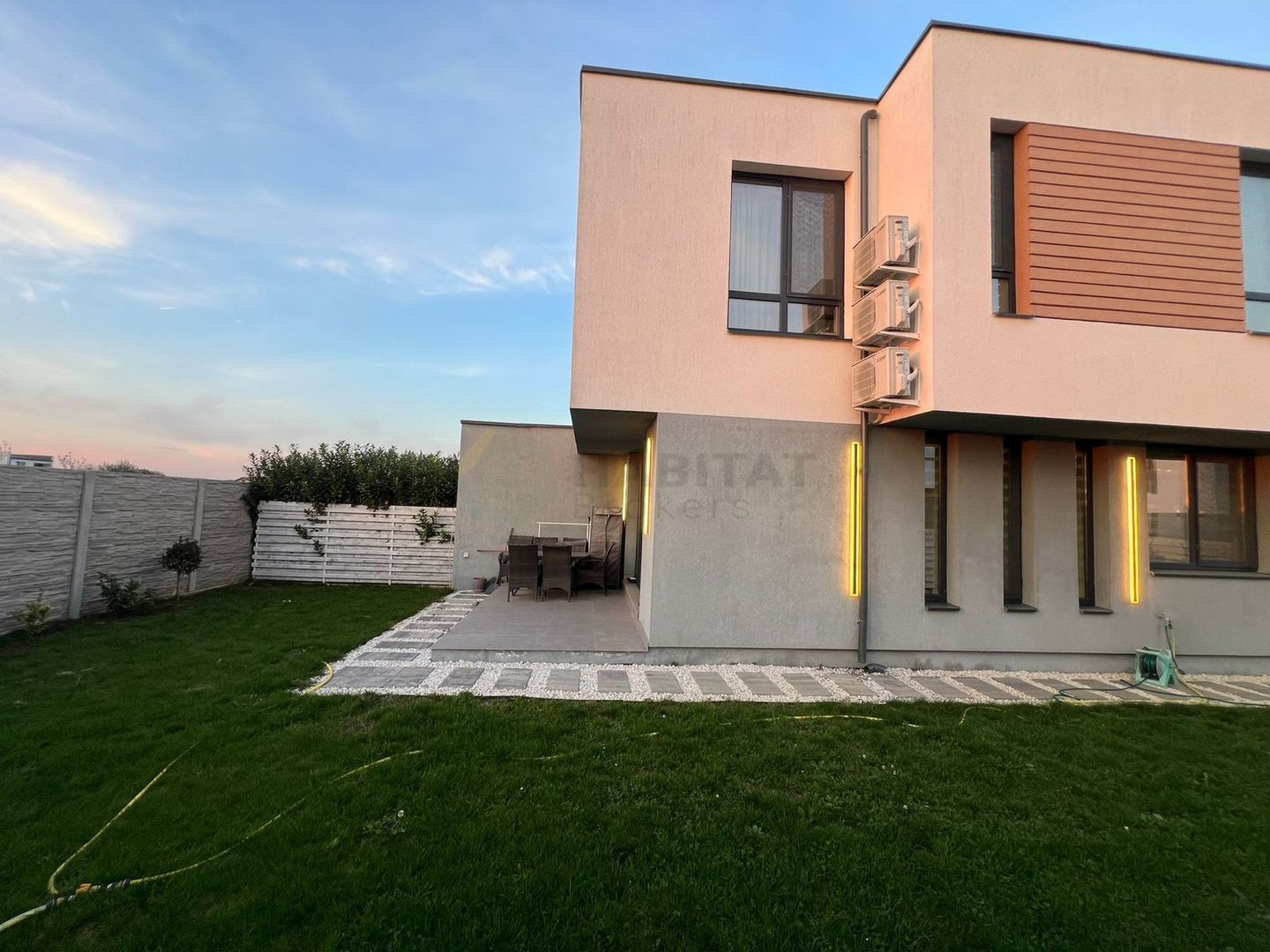 The Class Villas 1 – Vilă modernă de închiriat în Tunari - Poză 18