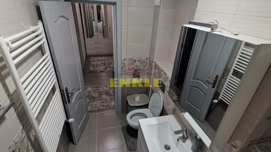 De închiriat apartament cu 3 camere - Poză 5