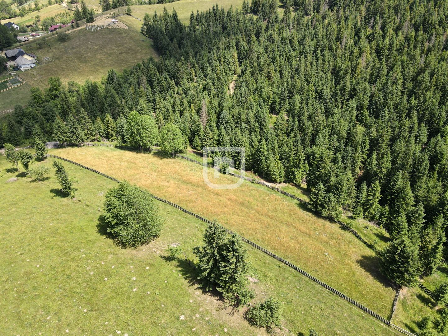 Teren 3600 mp cu priveliște montană în Mănăstirea Humorului | Bucovina - Poză 4