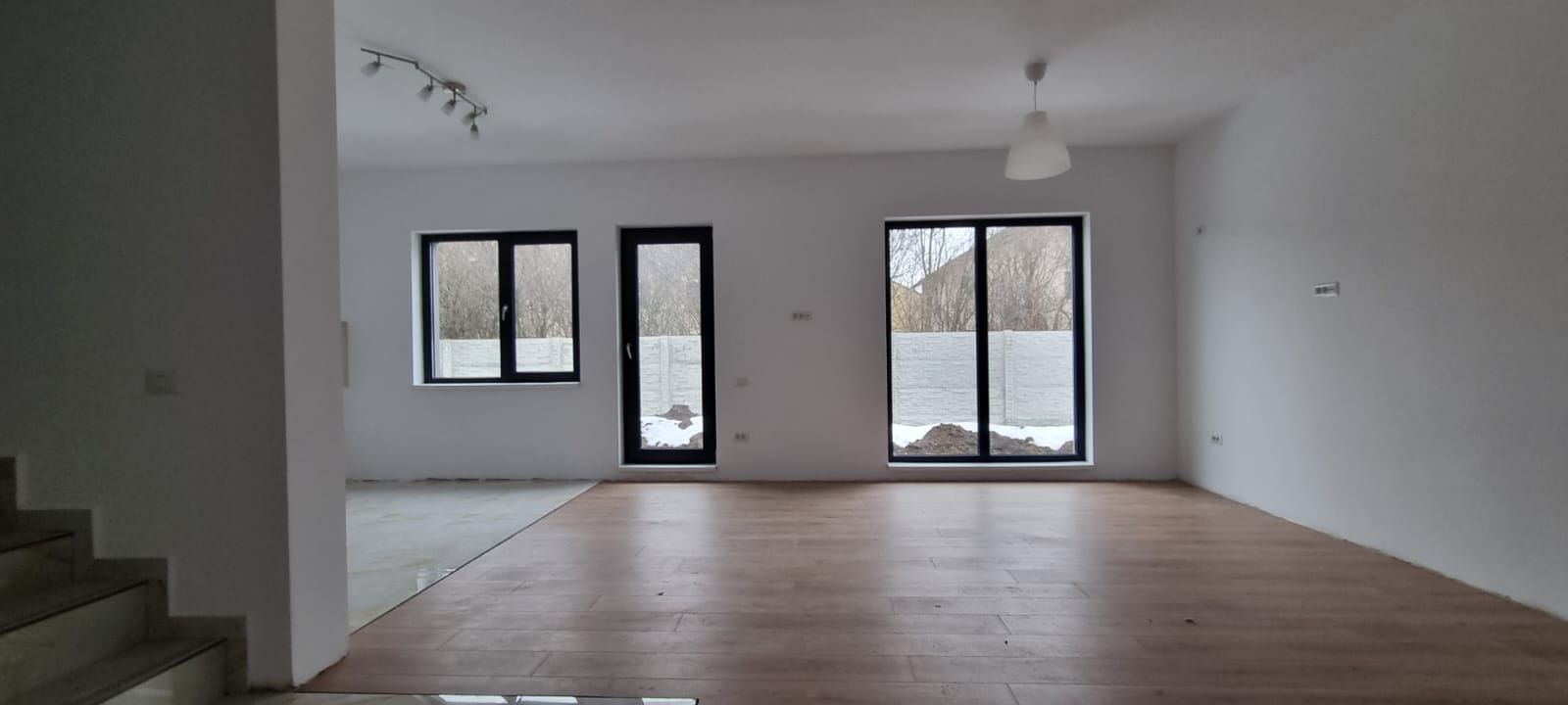 Reședință Modernă cu Finisaje Distinse - Poză 26