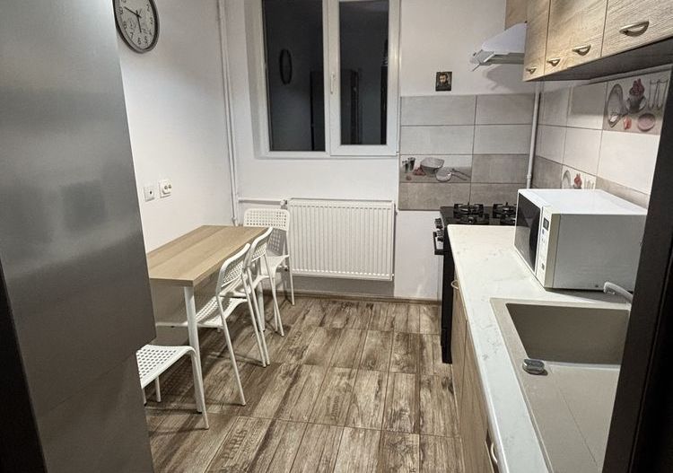 Apartament 3 camere mobilat lux, parcare inclusă, pet friendly, lângă metrou - Poză 6