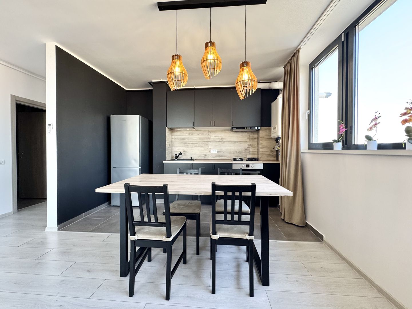 Apartament luminos cu 2 camere, balcon – zona Vox - Poză 9