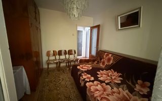 ✨De închiriat 3 camere, Micro 14, 300 Euro/luna - Poză 10