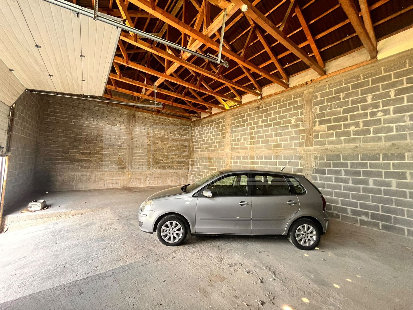 Casa si 4 Hale de Vanzare  cu 24 Ari I Suceava/Burdujeni I 430.000Euro - Poză 12