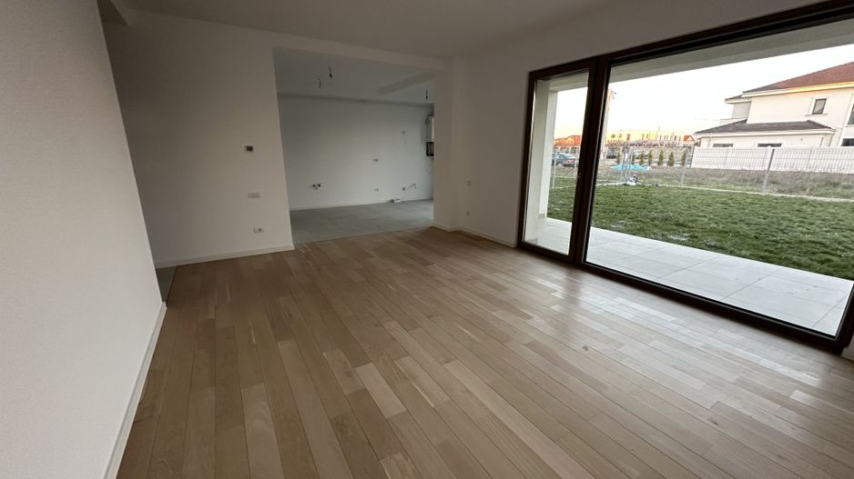 Casa cu 4 camere - Dumbravita - Poză 8