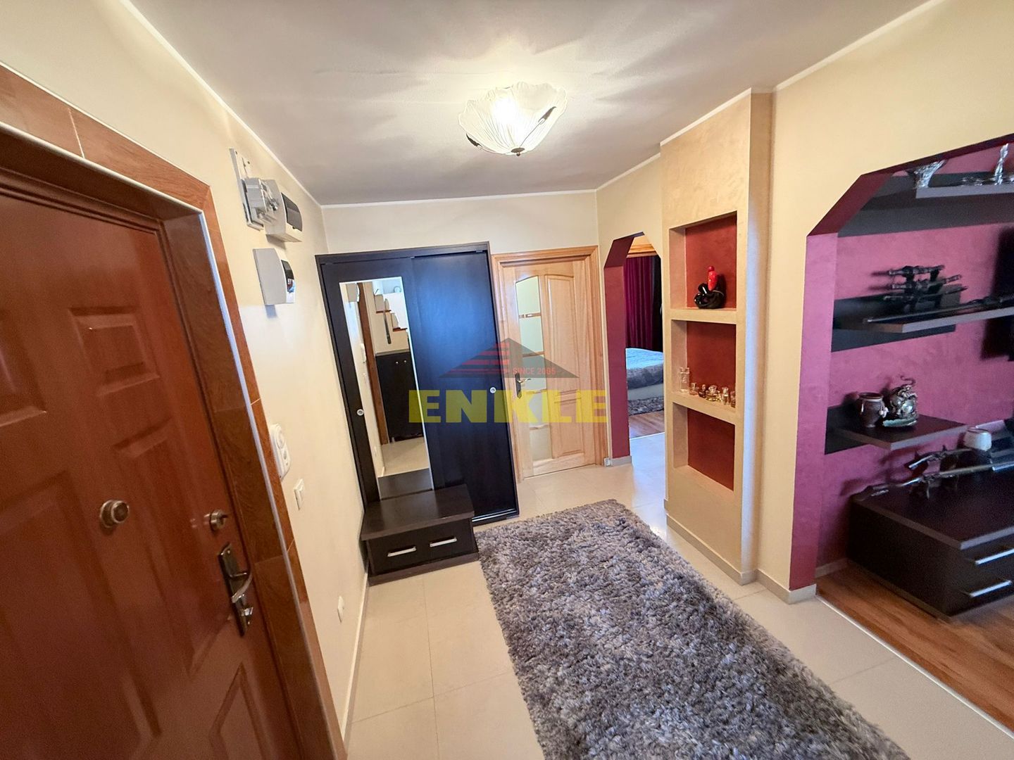 De vanzare apartament cu 3 camere, zona Mall. - Poză 9