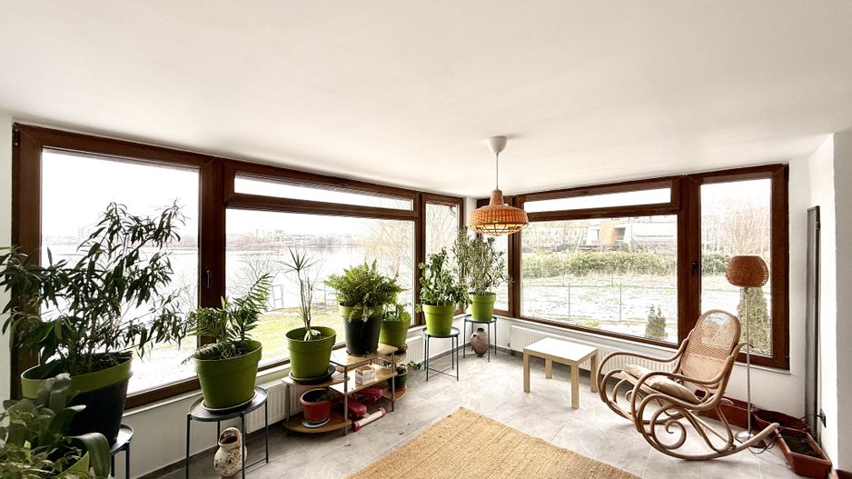 Doua etaje in vila pe malul lacului Grivita birouri rezidential - Poză 9