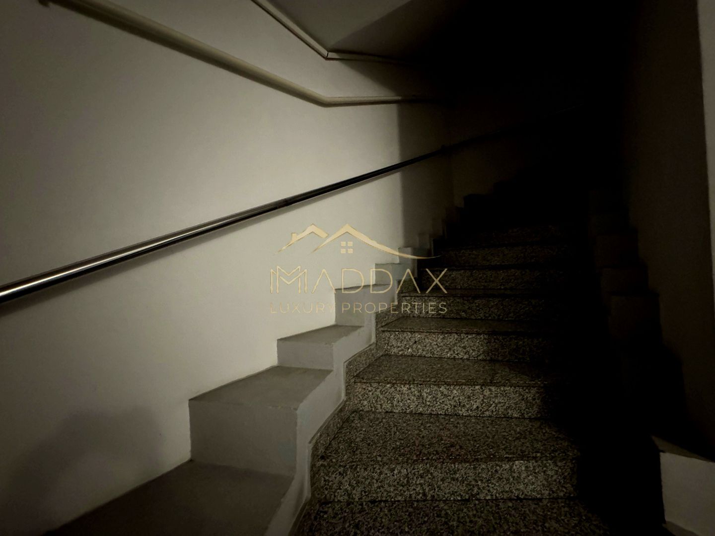 Apartament Elegant de Închiriat – 5 Camere/ 3 Băi, *Arcul de Triumf* - Poză 32