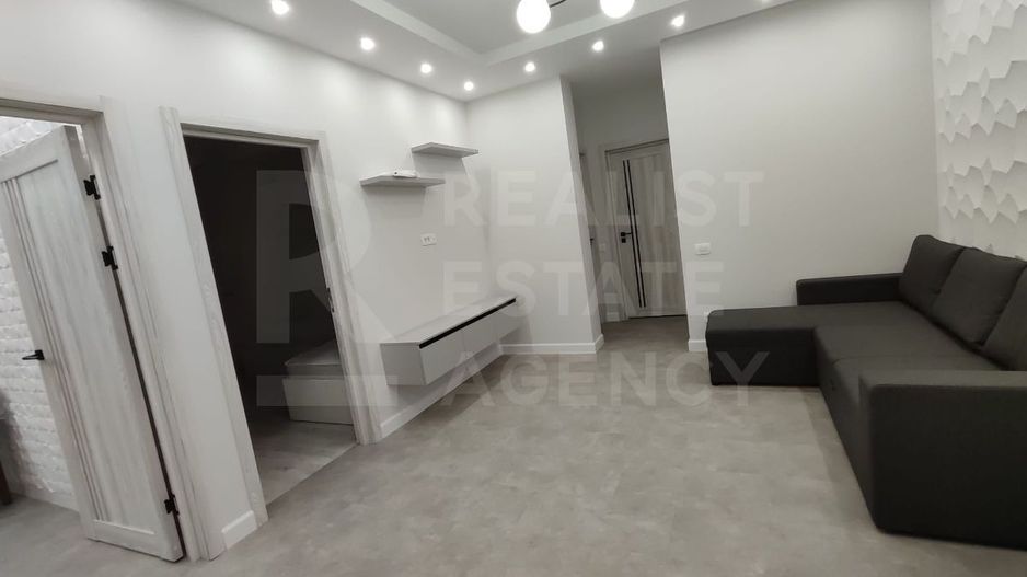 Chirie, apartament, 3 camere, strada Calea Ieşilor, Sculeni - Poză 4