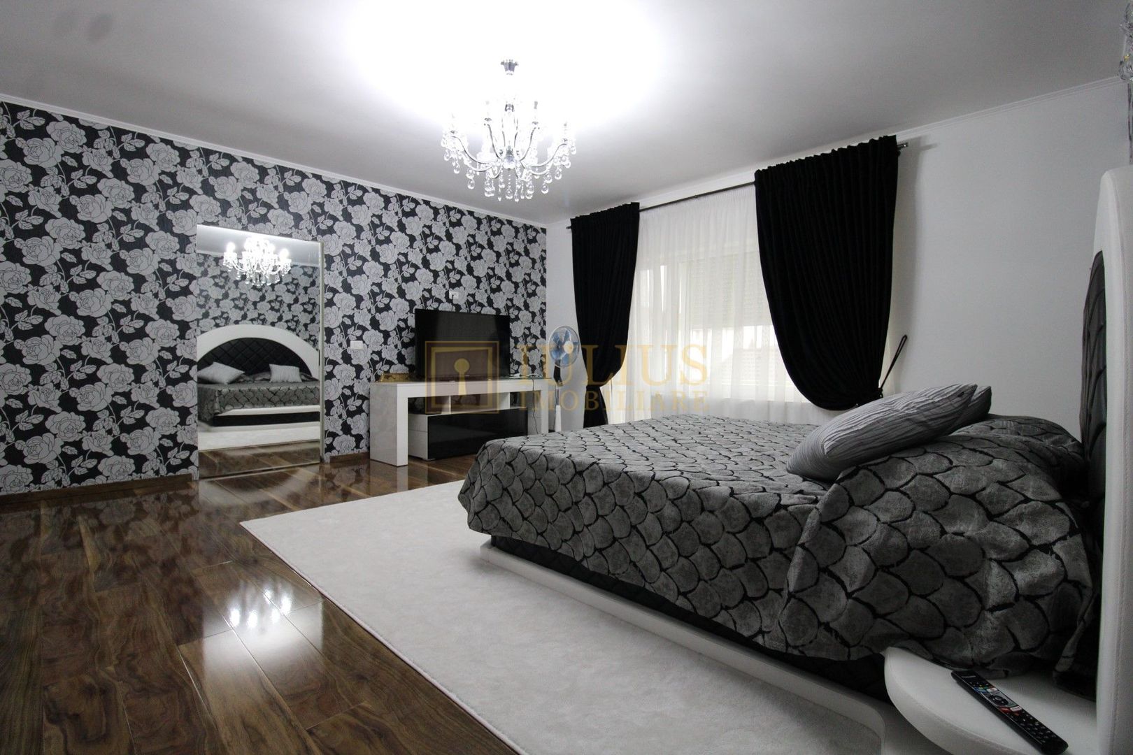 Sat Giroc, ideal pentru diverse afaceri sau pentru locuit. - Poză 13