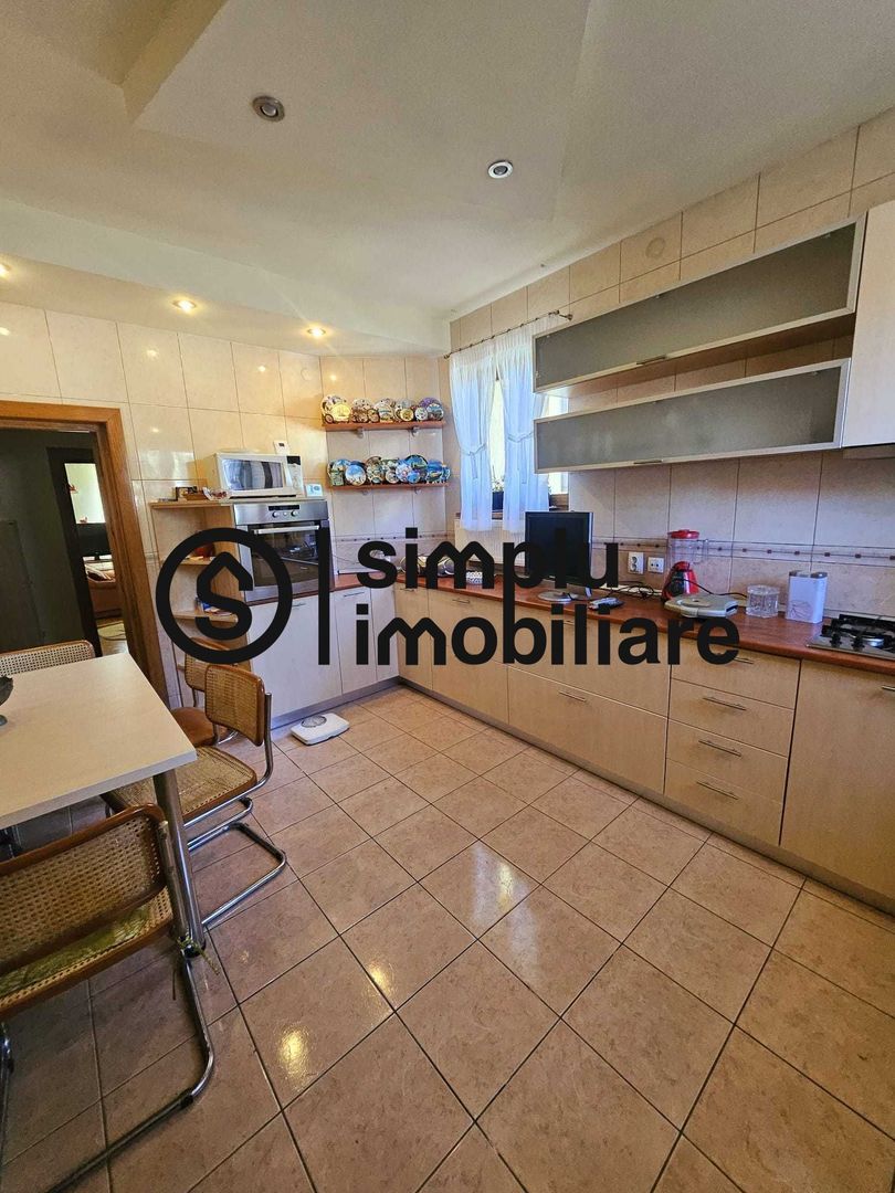 Apartament 3 camere, zona centrala zona Ramada. - Poză 1