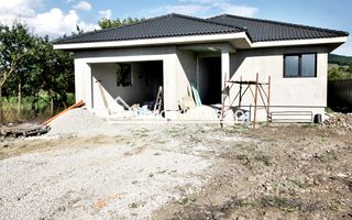 Casa 5 camere pe 1 nivel cu garaj si gard 176mp,1400mp teren - Poză 11