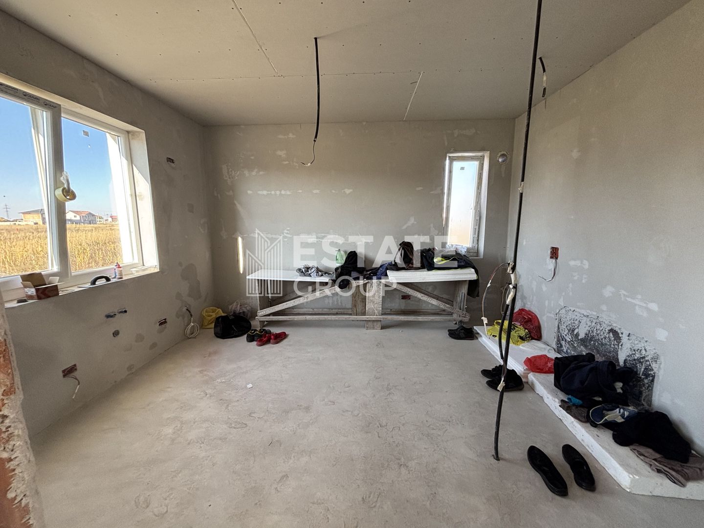 Casa individuala cu 4 camere in Mosnita Noua zona Castel - Poză 9