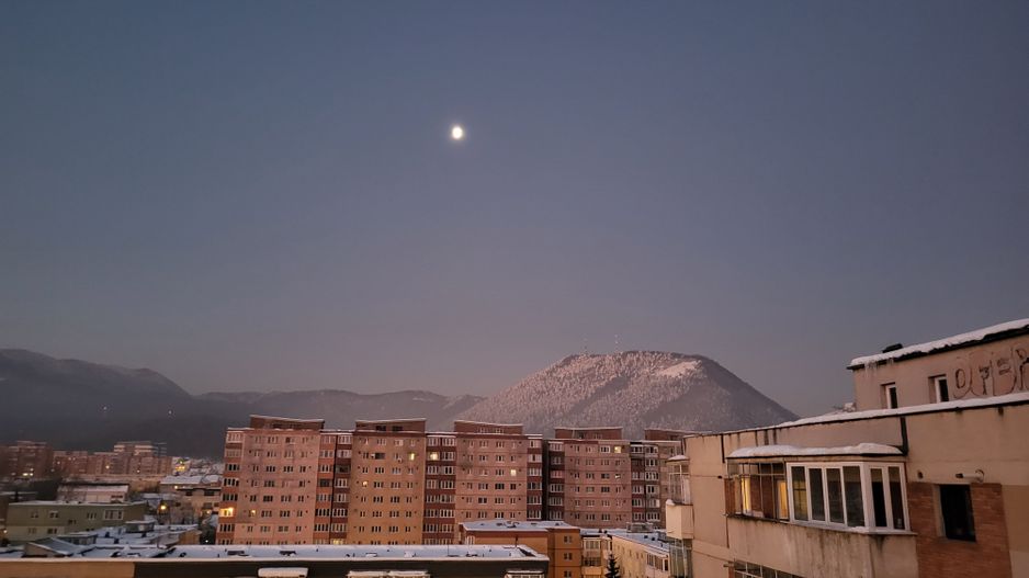 Ideal pentru o familie, toate facilitățile în apropiere - Poză 16