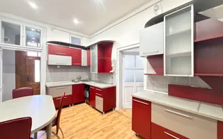 Casa cu 4 camere de inchiriat cu 2 locuri de parcare, zona 7 Strazi - Poză 11