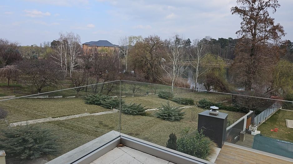 Vila superba în Mogoșoaia cu deschidere la lac - Poză 4