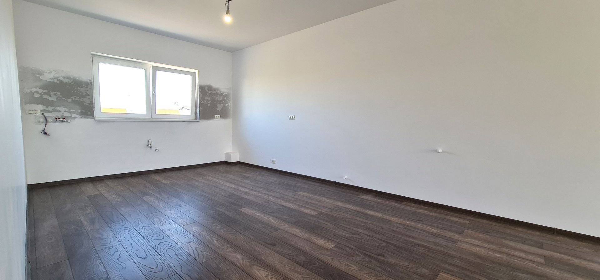 Casa individuala 3 camere finalizata cartier Izvor Tarlungeni Brasov - Poză 13