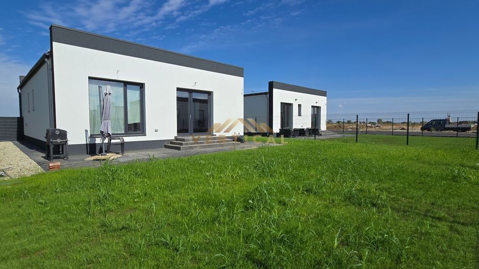 LOCUINTA MODERNA CU 2 DORMITOARE SI PARCARE - Poză 2