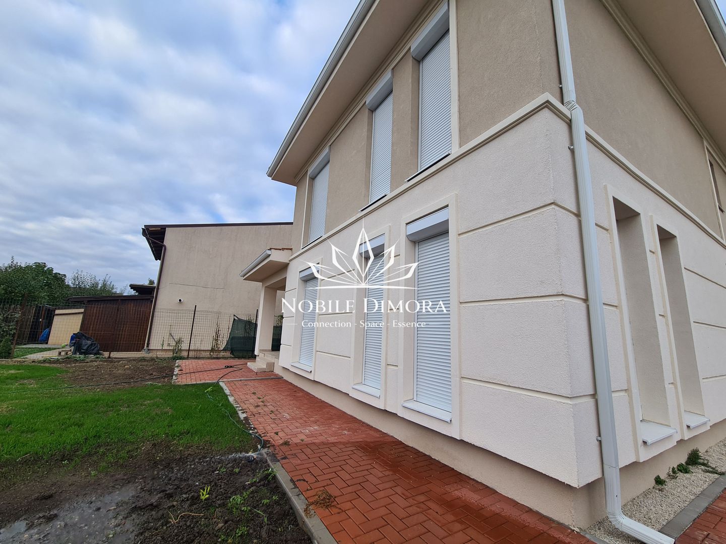 Duplex modern cu 5 camere si 2 bai - curte de 750mp in Ghiroda - Poză 15