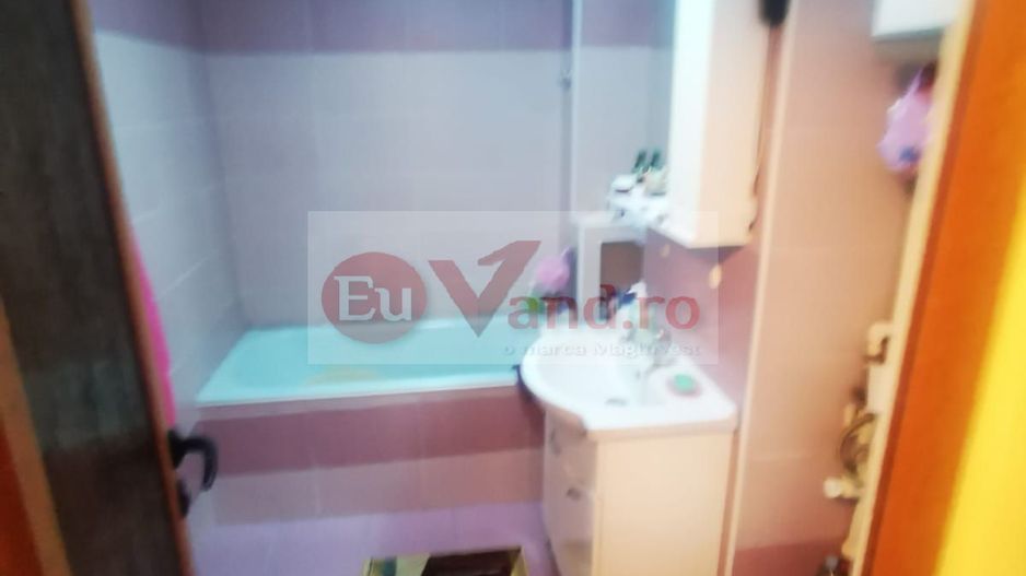 De vanzare apartament cu 3 camere Mazepa 1, BR-uri, etaj 4/10, 98.000 E - Poză 9