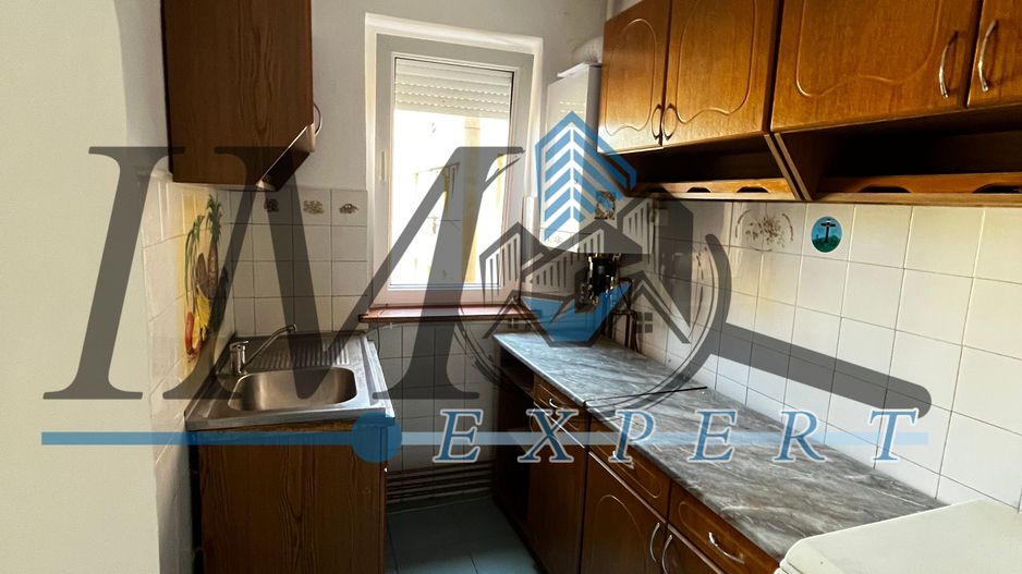 Apartament cu 3 camere renovat de vânzare in Sebeș - Poză 4