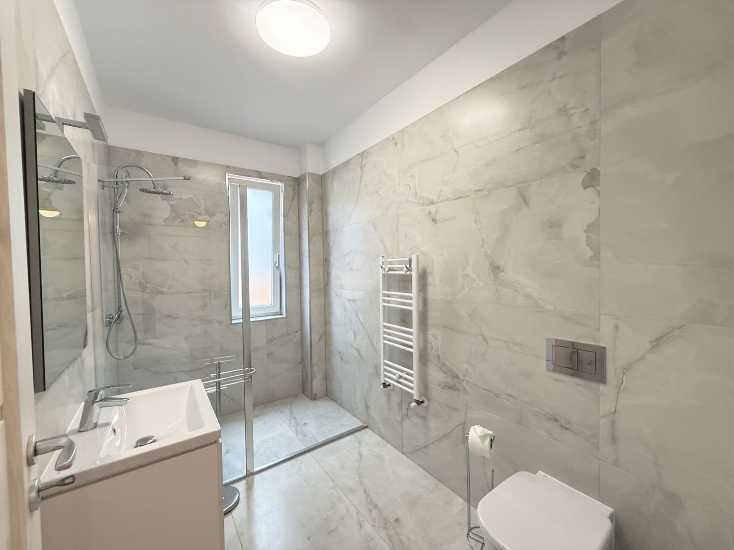 Comision 0! Mobilat si utilat complet. Bloc tip vila cu 6 apartamente si piscina - Poză 7